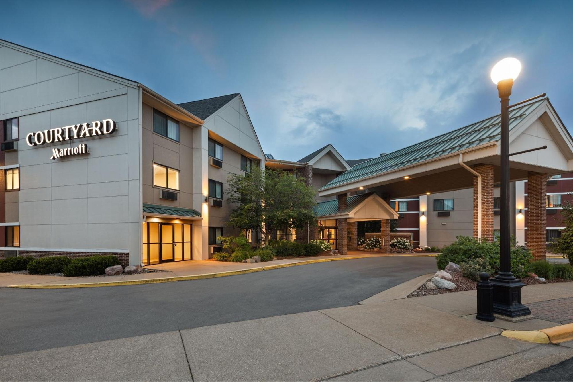 Hotel Courtyard La Crosse Downtown/Mississippi Riverfront Extérieur photo